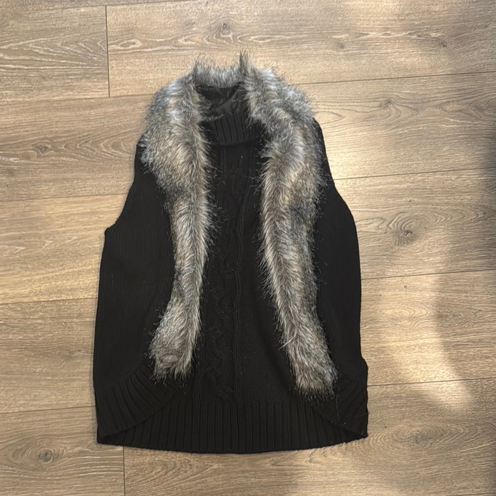 Black Faux Fur Trim Sleeveless Sweater